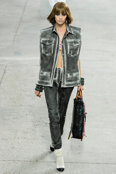 Look 49